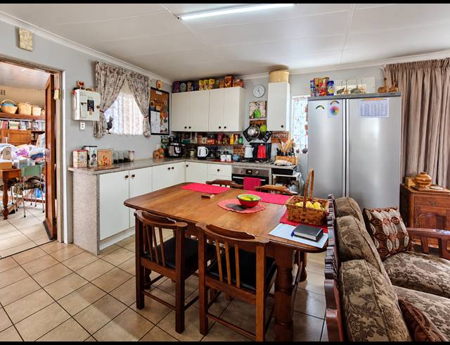 3 BEDROOM HOUSE FOR SALE IN THREE RIVERS